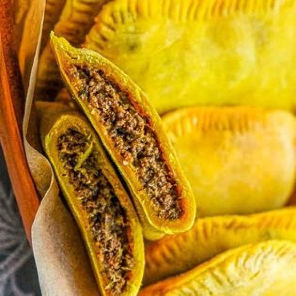 Jamaican Meat Patties Half Dozen Frozen